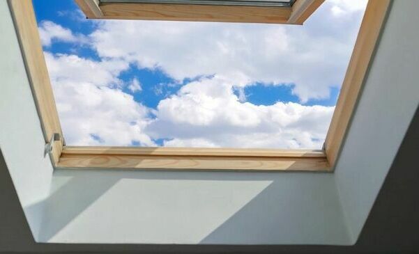 Jak obrobić okno dachowe na poddaszu użytkowym - porady i inspiracje